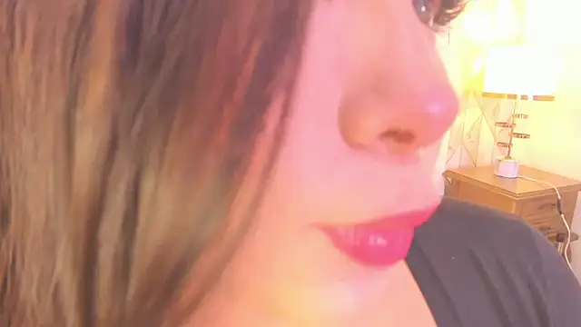 חדר צ'אט בשידור חי של martina_rivera_
