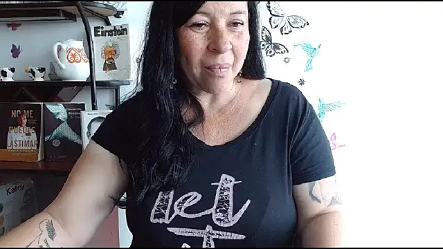LauraMallioni – Naživo chatovacia miestnosť
