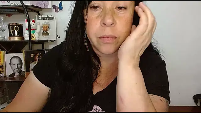 Sala de chat ao vivo de LauraMallioni