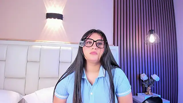 AvyMilton's Live Chat Room