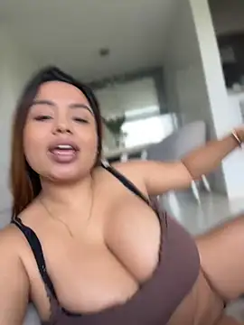 valeria2019hot Adlı Modelin Canlı Sohbet Odası