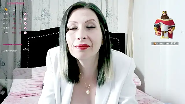 alixia81's Live Chat Room