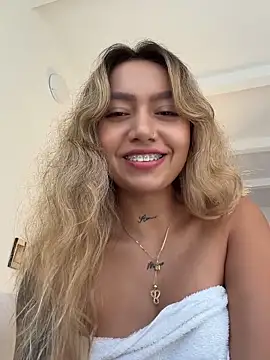 amanda-medrano1 现场聊天室