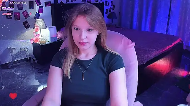 KarambaMoon's Live Chat Room