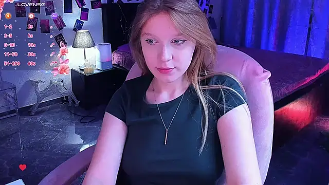 KarambaMoon's Live Chat Room