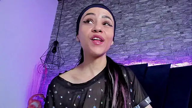 Sofii_Carter's Live Chat Room
