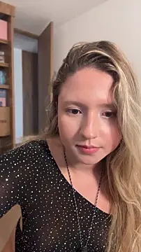 MiaPetit_'s Live Chat Room