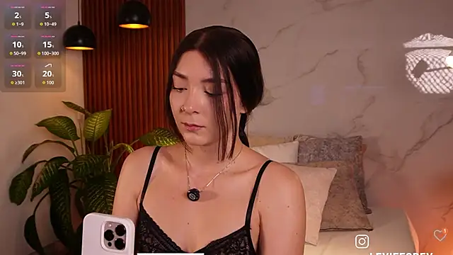غرفة دردشة lexiee_grey_ المباشرة