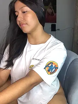 חדר צ'אט בשידור חי של EmmaRossem