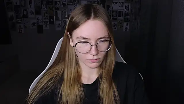 Živá chatovací místnost littlevildevil