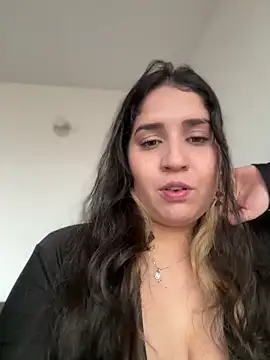 valentina_jonnes1 – Naživo chatovacia miestnosť