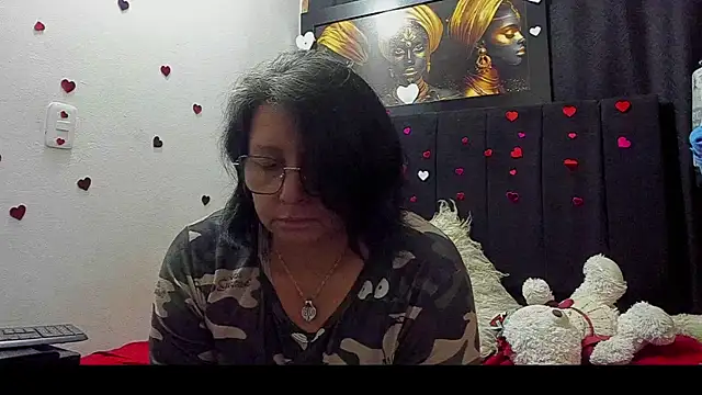 Evaaross_2345 Adlı Modelin Canlı Sohbet Odası