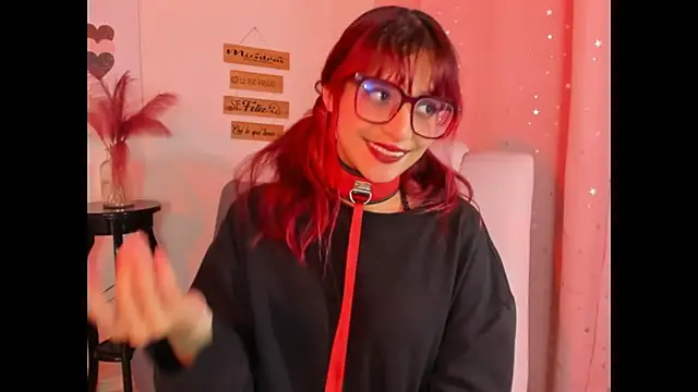 RedMeloddy Adlı Modelin Canlı Sohbet Odası