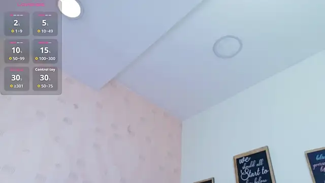 חדר צ'אט בשידור חי של littleebonymommy