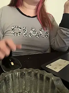 Popinasq's Live Chat Room