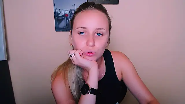 _Nicole_new's Live Chat Room