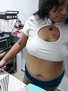 EmpaticBolillo's Live Chat Room