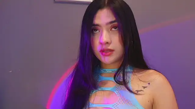Sala de chat en directo de adara_johnson__