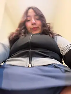 NamiNae Adlı Modelin Canlı Sohbet Odası