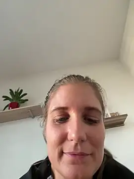 jennifer11772 Adlı Modelin Canlı Sohbet Odası