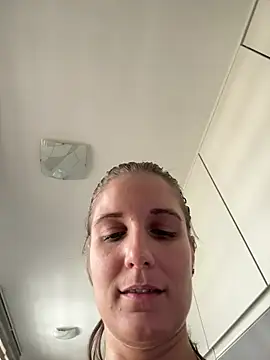 חדר צ'אט בשידור חי של jennifer11772