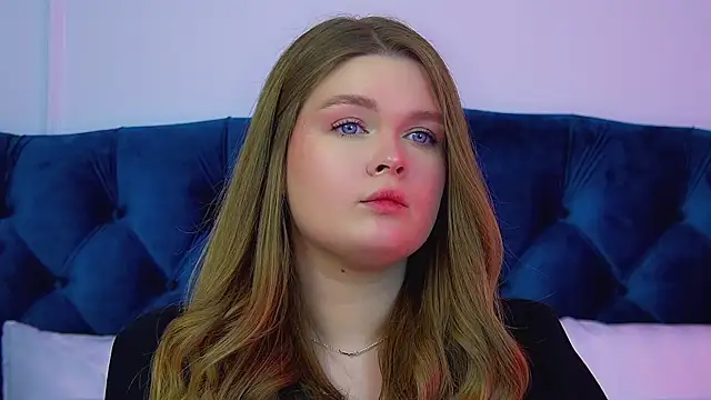 CrystalLyons' Live Chat Room