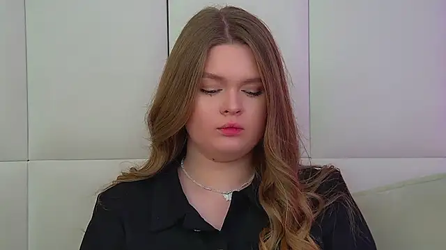 Živá chatovací místnost CrystalLyons