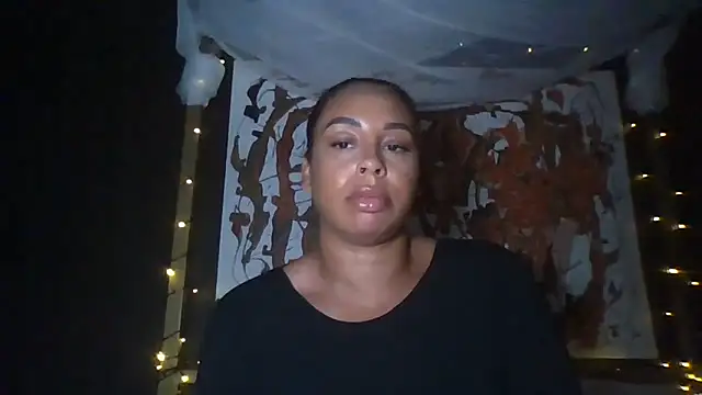 BigBootyJaydaxo Adlı Modelin Canlı Sohbet Odası
