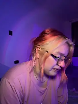 Sophia_Weest99 чат на живо