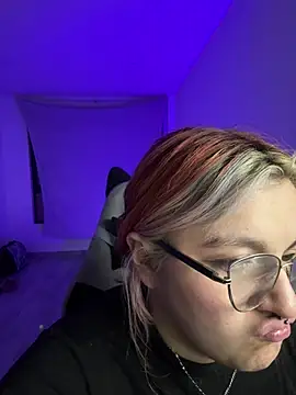 Chatroom en direct de Sophia_Weest99