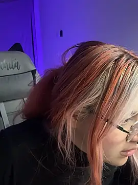 Živá chatovací místnost Sophia_Weest99