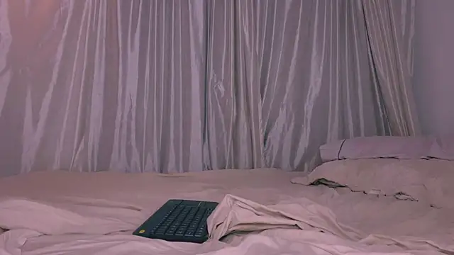Miiafoxxx чат на живо