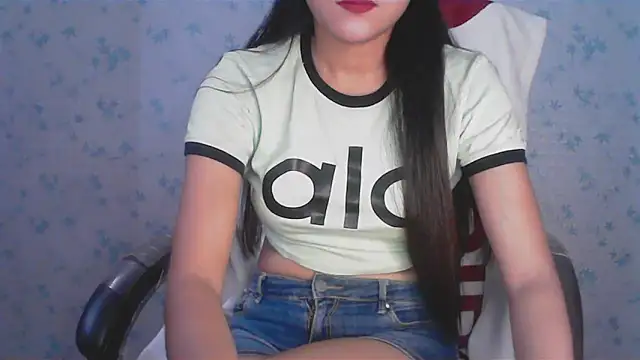 collage_hoty Adlı Modelin Canlı Sohbet Odası