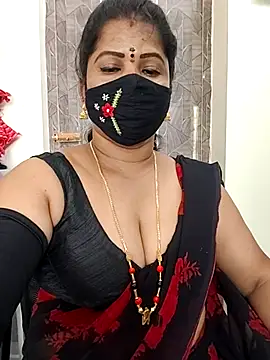 gaurika18 Adlı Modelin Canlı Sohbet Odası