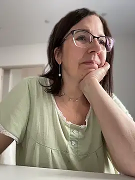 Sala de chat ao vivo de B_Bonya_m