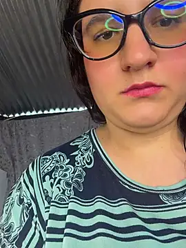 Soe_Lara Adlı Modelin Canlı Sohbet Odası