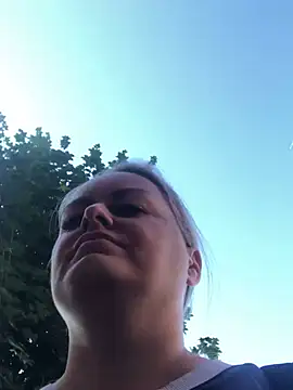 חדר צ'אט בשידור חי של Meliss_Official9