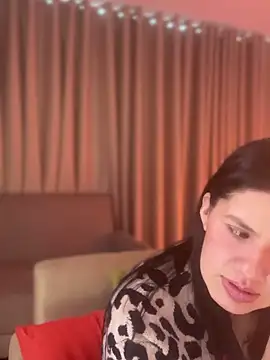 Zandrina Adlı Modelin Canlı Sohbet Odası