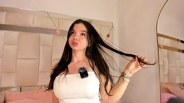 isabella_gomez11のライブチャットルーム