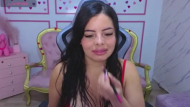 Chinatsu_t élő chatszobája