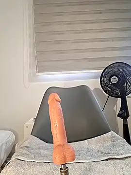 غرفة دردشة Anal_Luucia المباشرة