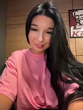 Tisha_Busty: онлайн-чат