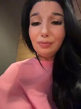 Tisha_Busty Ruang Obrolan Langsung