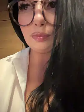 Tisha_Busty: вебкам-шоу