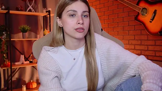 Živá chatovací místnost EllieCutes