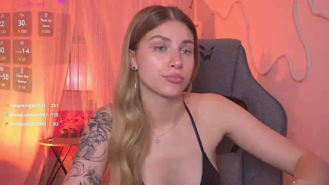 Živá chatovací místnost EllieCutes