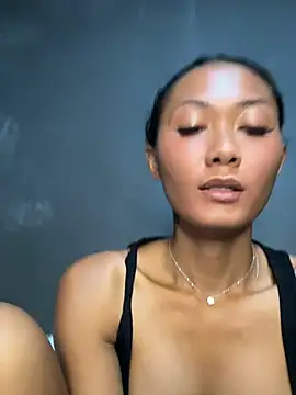 thai-dreamgirl's Live Chat Room