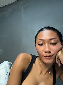 thai-dreamgirl's Live Chat Room