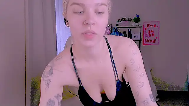חדר צ'אט בשידור חי של Hot_Blonda