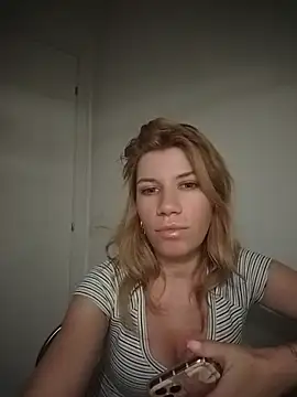 חדר צ'אט בשידור חי של EvyLure